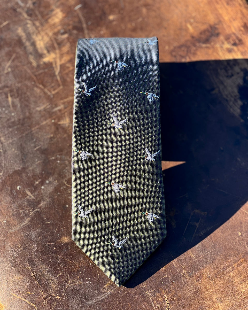 Silk tie with flying duck motif