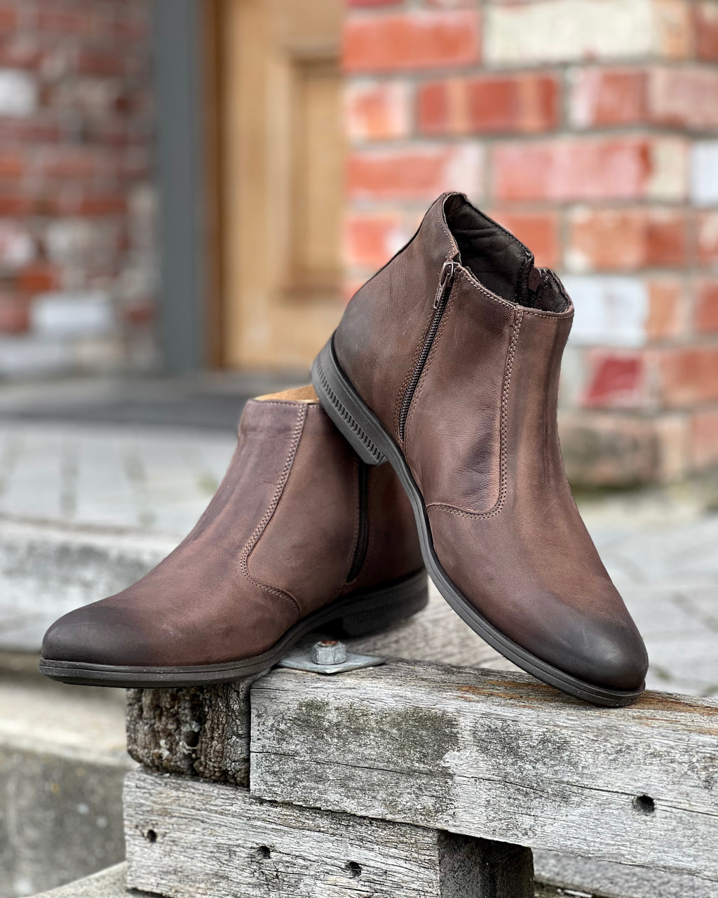 Genuine leather boots for men by Ferracini