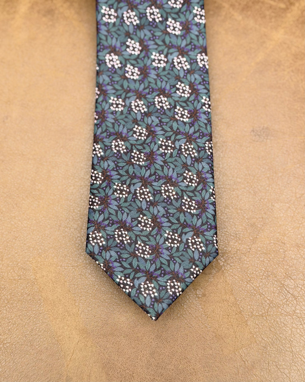 Buckle | Tie & Matching Pocket Square | Leave & Flowers