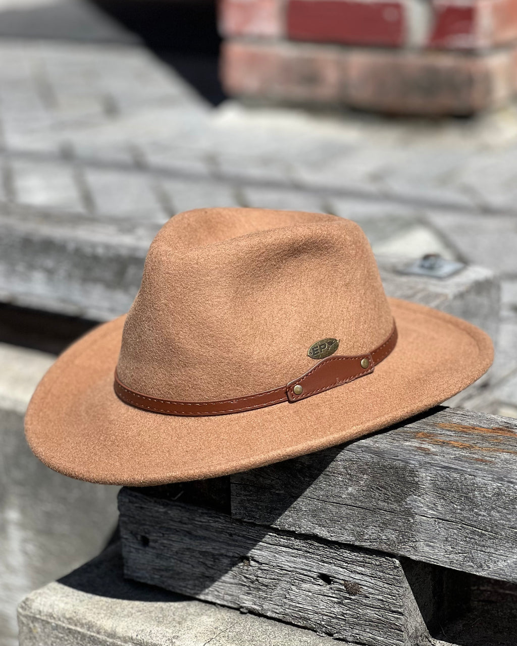 Electric Pukeko | Findlay | Wide-brim Hat | 100% Wool | Tan