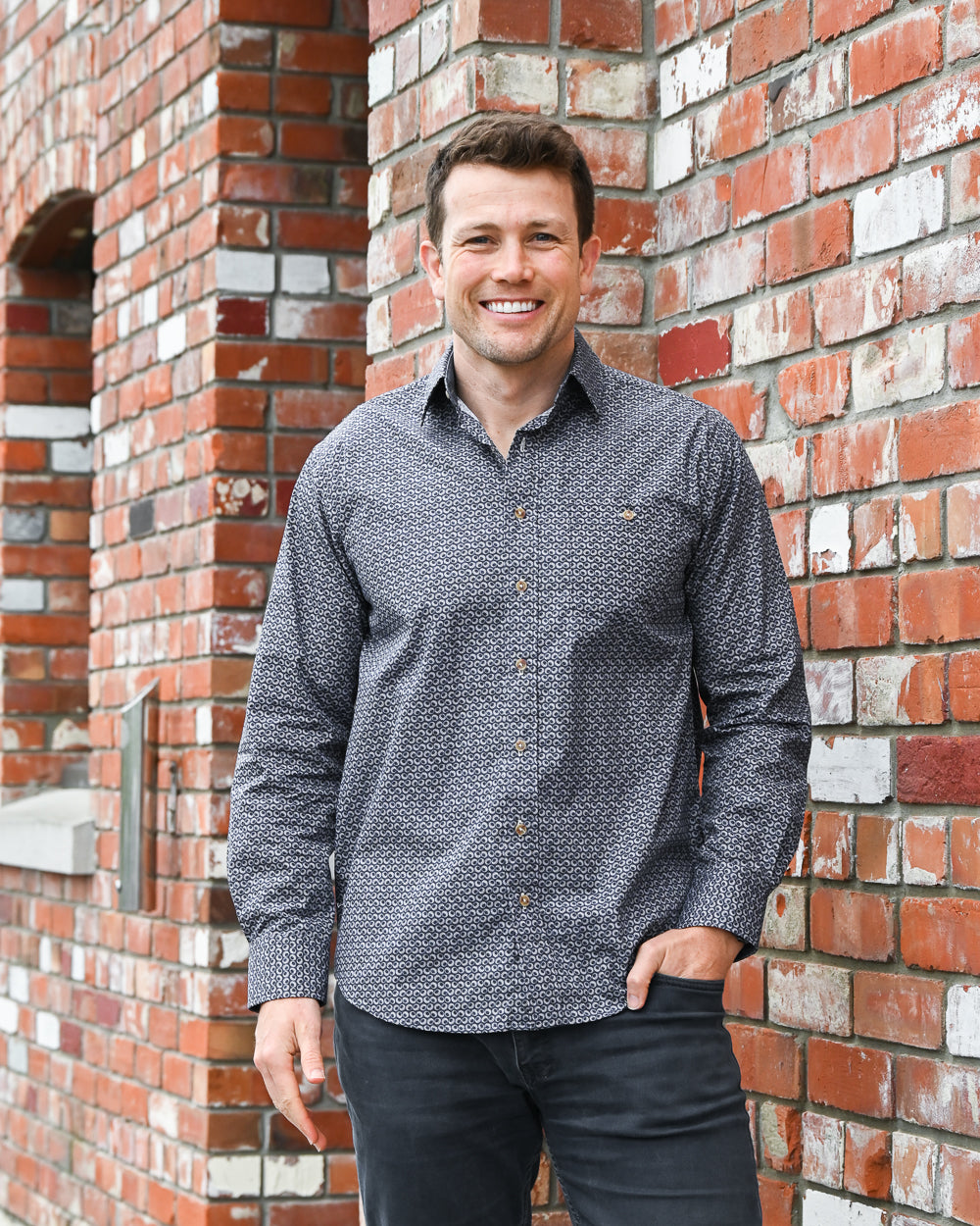 Long sleeve mens shirt by Lichfield Lifestyle in 100% cotton