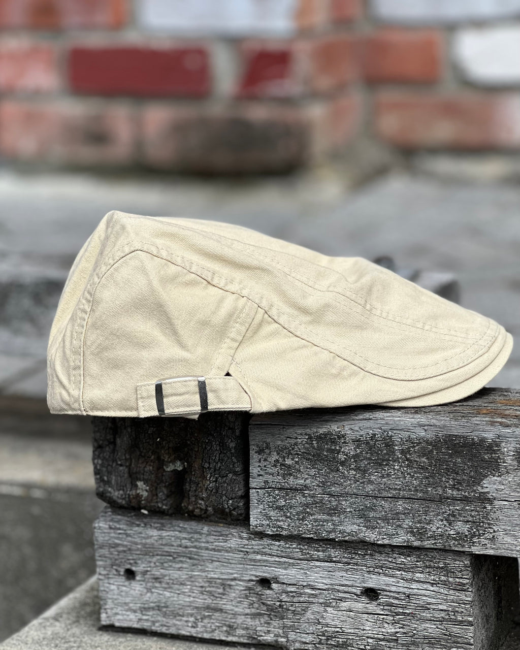 Cheesecutter cap by Electric Pukeko - Natural - 100% cotton