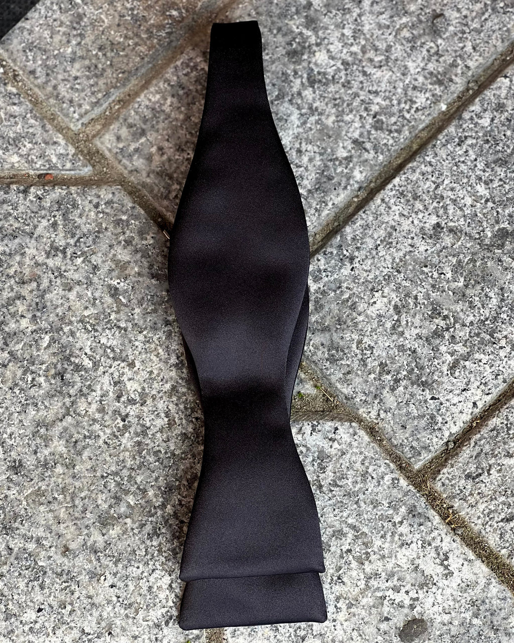 Tie-your-own black satin bow tie 