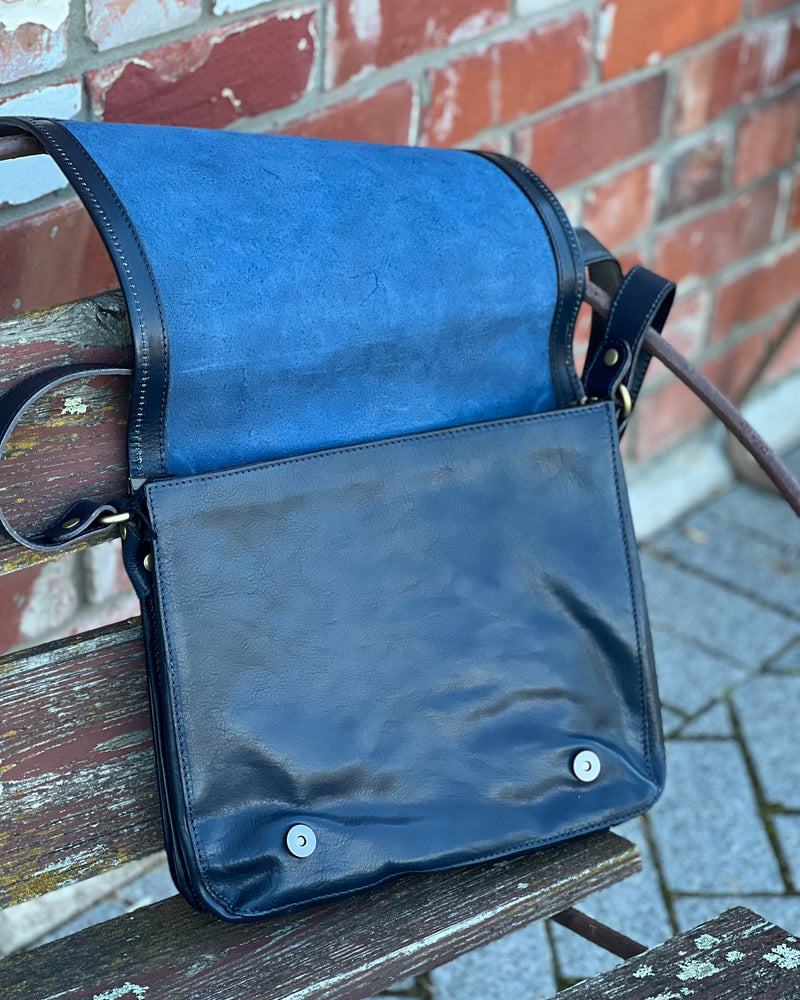 Genuine leather satchel - interior